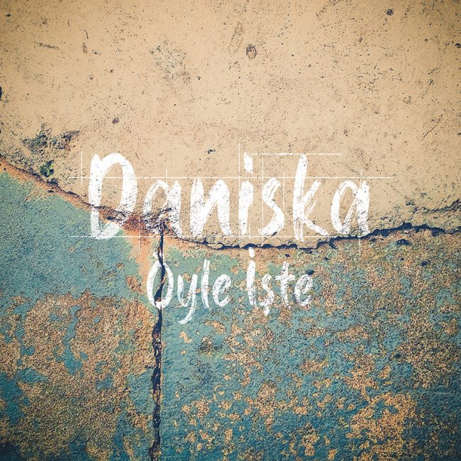 Daniska-Öyle-İşte-Kapak